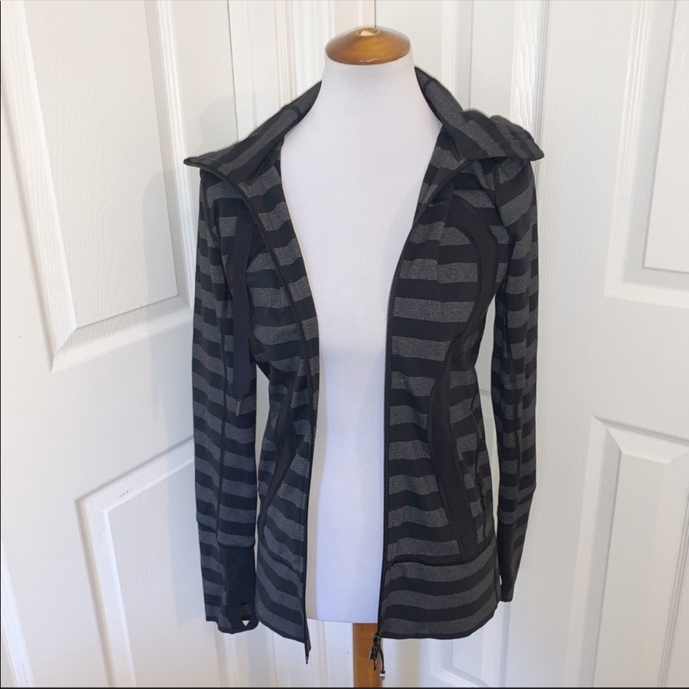 Lululemon gray black macro striped stride jacket 6 - Picture 6 of 8